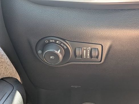 Used 2024 Jeep Compass Latitude AWD/4WD image 31