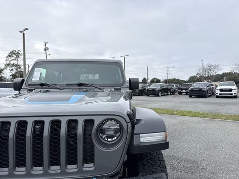 Used 2022 Jeep Wrangler Unlimited Rubicon 4xe w/ Steel Bumper Group image 9