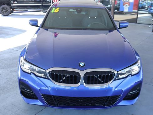 Used 2019 BMW 330i xDrive Sedan w/ M Sport Package AWD/4WD image 10