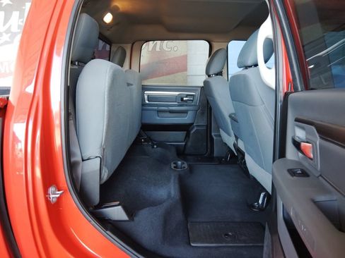 Used 2019 RAM 1500 Classic SLT RWD image 17