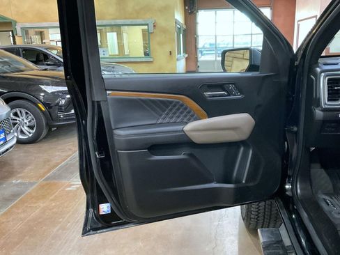 Certified 2024 GMC Canyon Denali image 12