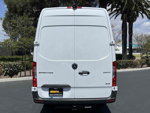 Used 2022 Mercedes-Benz Sprinter 2500 image 18