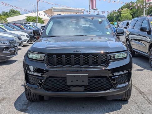 Used 2023 Jeep Grand Cherokee Limited w/ Black Appearance Package AWD/4WD image 3