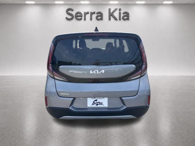 Used 2025 Kia Soul LX w/ LX Technology Package FWD image 10