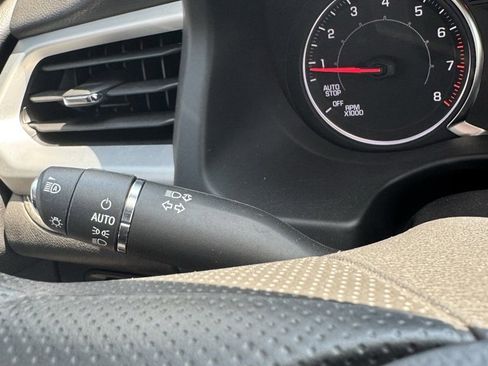 Used 2023 GMC Acadia SLE w/ Driver Convenience Package image 24