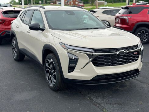 New 2026 Chevrolet Trax RS FWD image 3