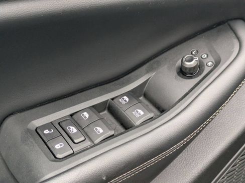 Used 2023 Jeep Grand Cherokee Limited AWD/4WD image 12