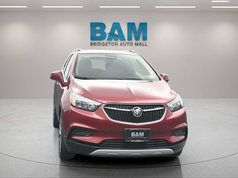 Used 2022 Buick Encore Preferred w/ Safety Package AWD/4WD image 2