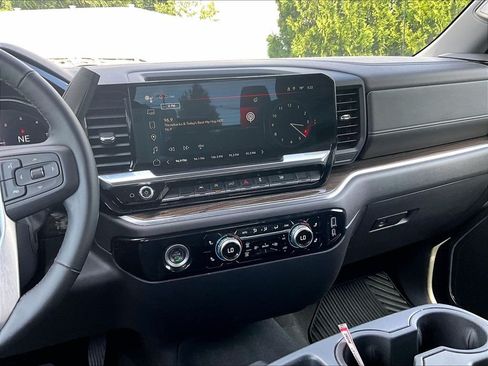 Used 2024 GMC Sierra 1500 Elevation AWD/4WD image 18