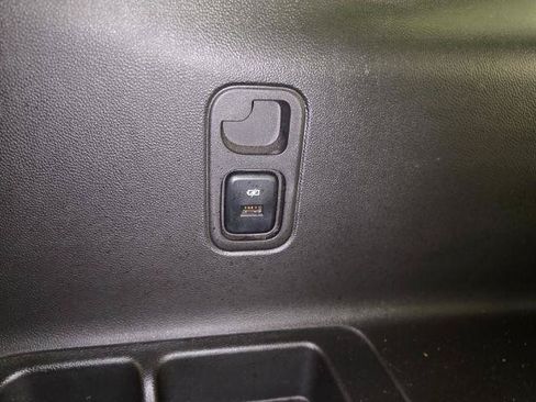 Used 2019 Chevrolet Traverse LT FWD image 40