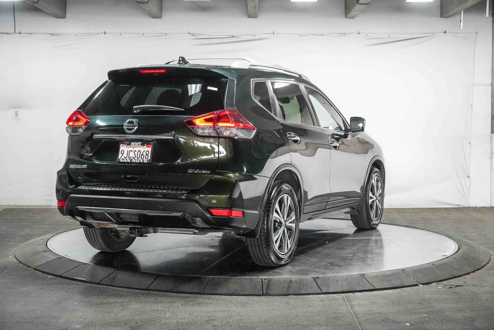Used 2019 Nissan Rogue SV w/ Sun & Sound Touring Package AWD/4WD image 6
