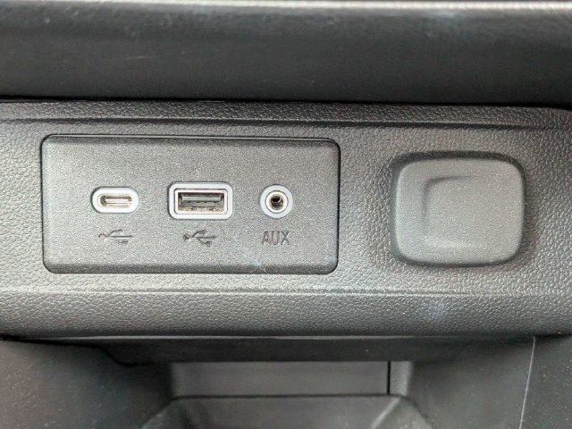 Used 2023 Buick Encore GX Preferred w/ Cold Weather Comfort Package FWD image 21