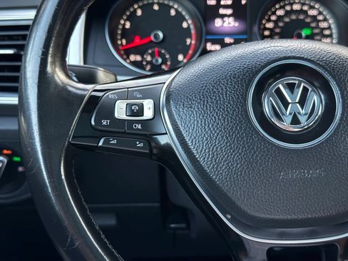 Used 2018 Volkswagen Atlas SEL AWD/4WD image 30
