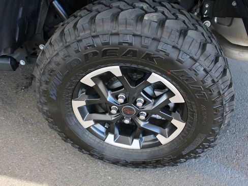 Used 2024 Jeep Gladiator Rubicon w/ Convenience Group AWD/4WD image 58