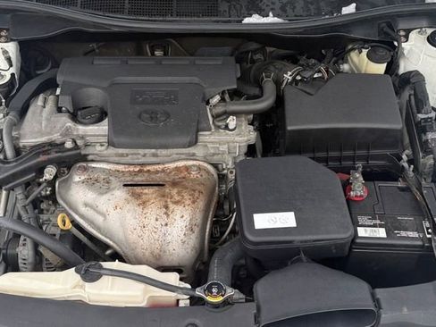 Used 2017 Toyota Camry SE w/ Moonroof Package image 30