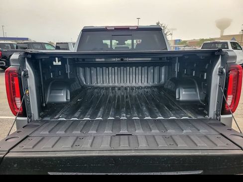Used 2023 GMC Sierra 1500 SLT w/ SLT Premium Package AWD/4WD image 17
