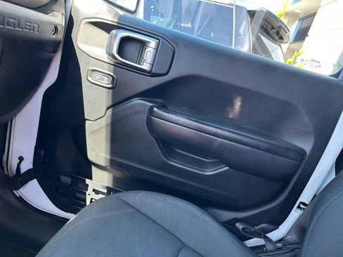 Used 2020 Jeep Wrangler Sport image 35