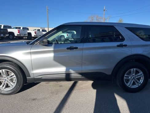 Used 2022 Ford Explorer 4WD w/ Class IV Trailer Tow Package image 5