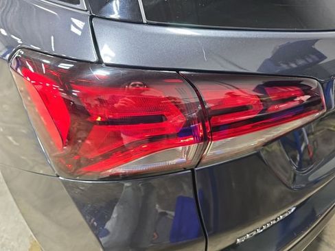 Used 2023 Chevrolet Equinox LT AWD/4WD image 37