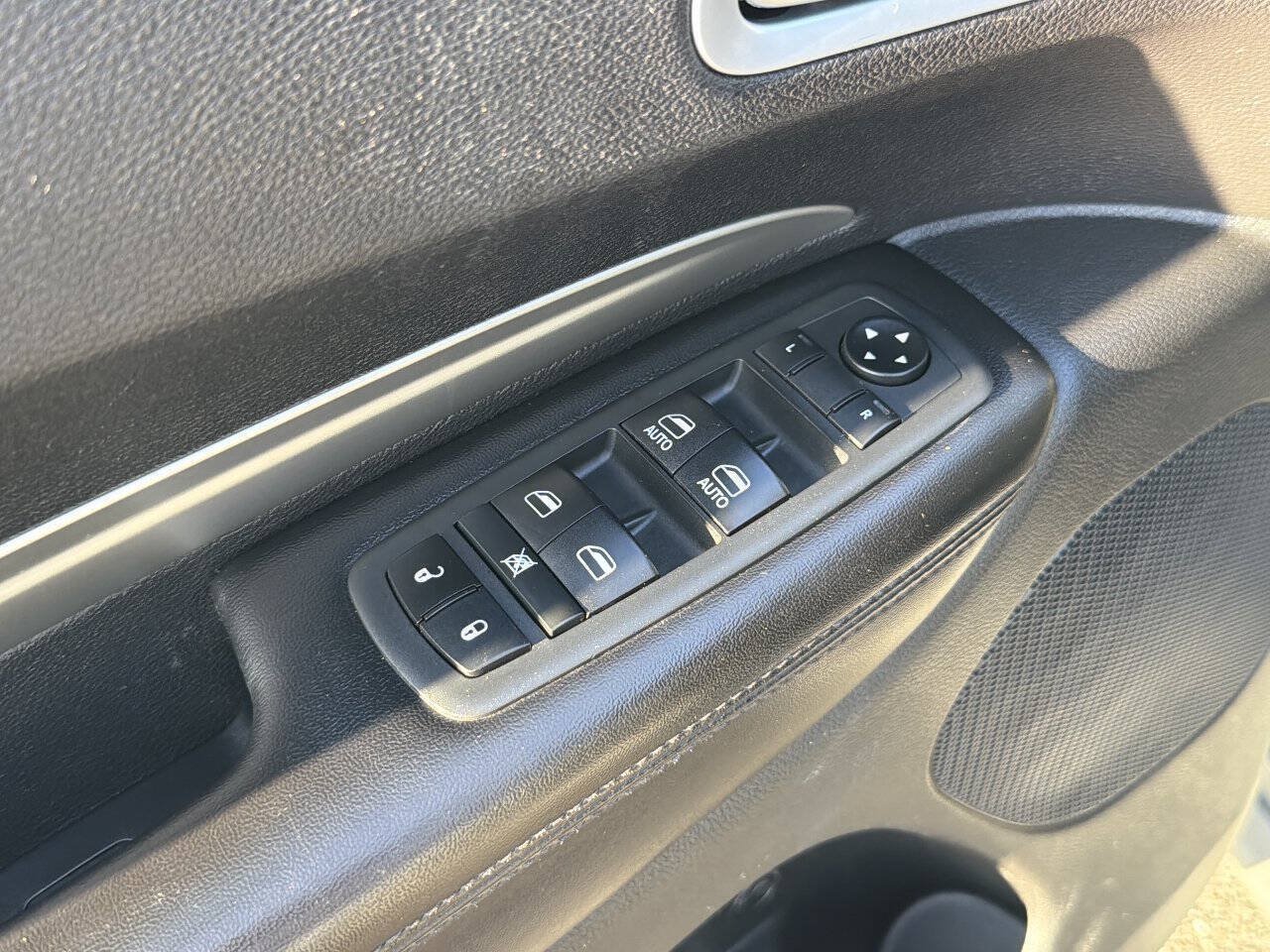 Used 2020 Dodge Durango SXT AWD/4WD image 35