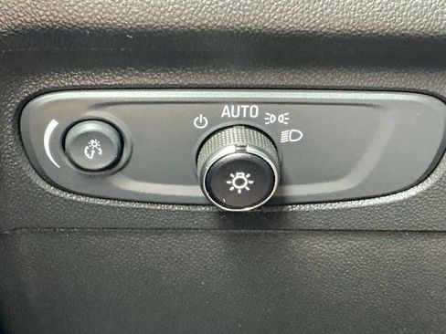 Used 2022 Buick Envision Preferred FWD image 20