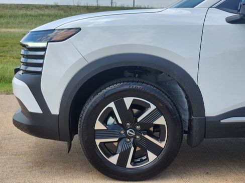 New 2026 Nissan Kicks SV AWD/4WD image 10