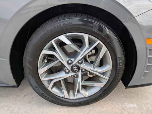 Certified 2023 Hyundai Sonata SEL w/ Convenience Package FWD image 9