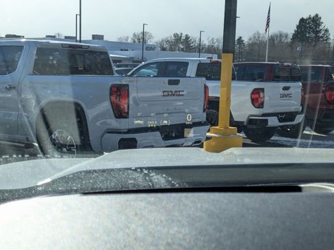 Used 2021 Chevrolet Silverado 1500 LTZ w/ LTZ Premium Package image 30