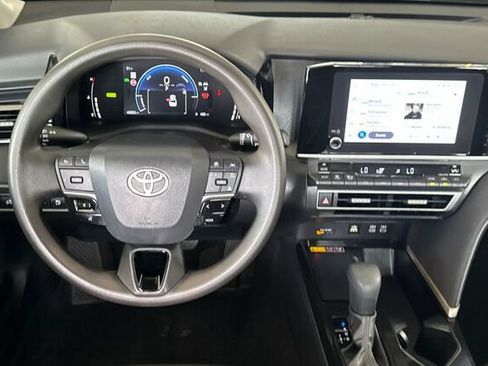 Used 2025 Toyota Camry LE FWD image 14