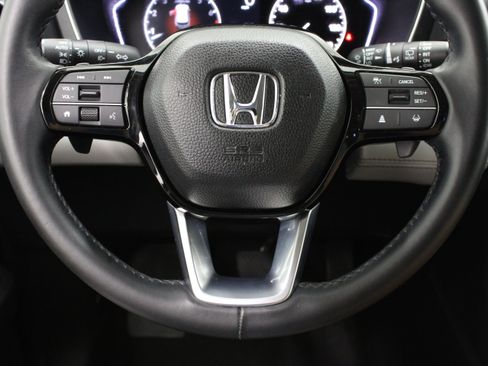 Used 2025 Honda Pilot Touring image 25