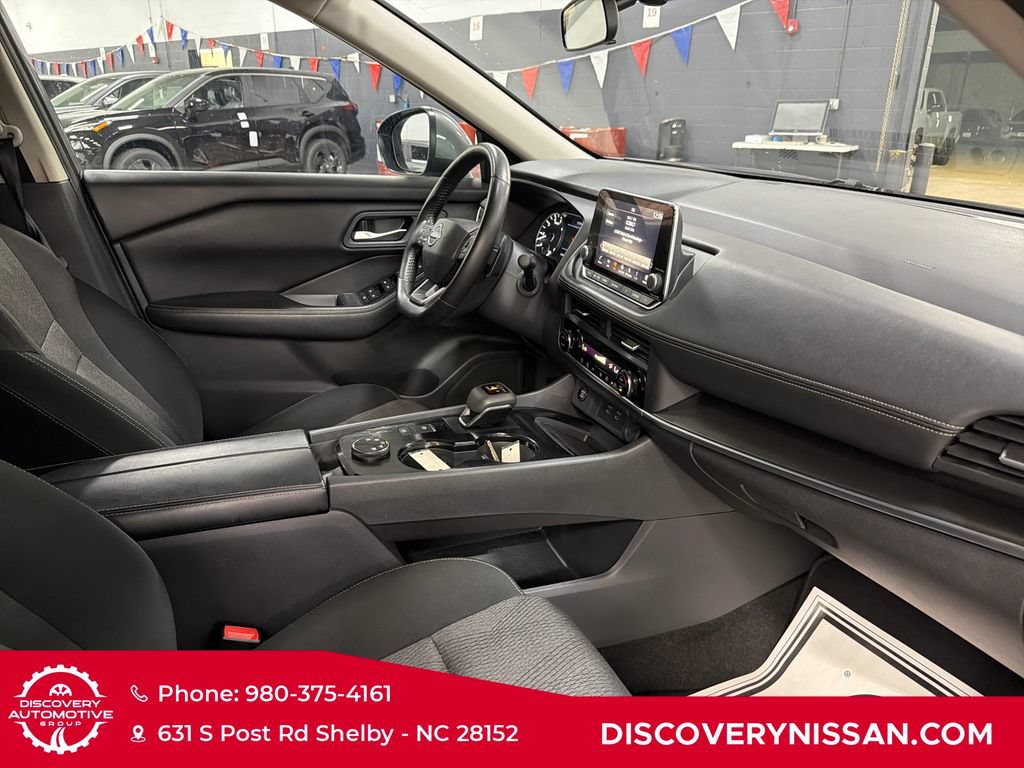 Certified 2025 Nissan Rogue SV AWD/4WD image 38