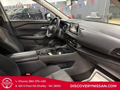 Certified 2025 Nissan Rogue SV AWD/4WD image 38