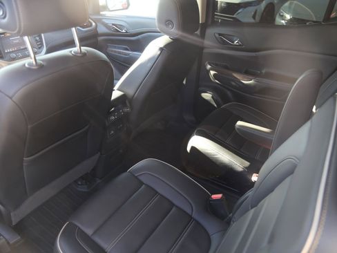 Used 2021 GMC Acadia Denali image 19