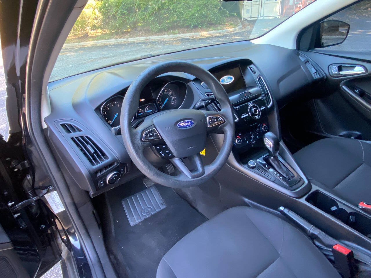 Used 2017 Ford Focus SEL FWD image 12