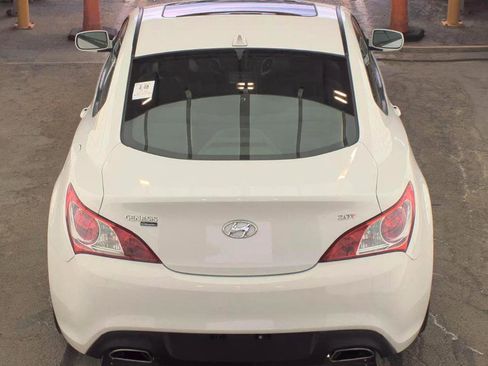 Used 2012 Hyundai Genesis 2.0T RWD image 5