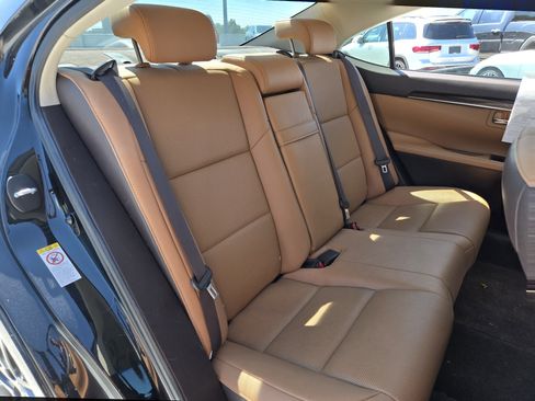 Used 2017 Lexus ES 350 w/ Premium Package FWD image 26