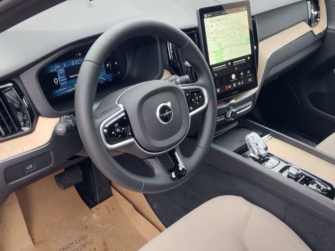 New 2026 Volvo XC60 B5 Plus w/ Climate Package image 8