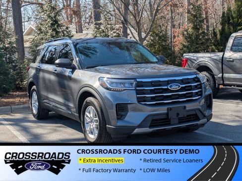 New 2025 Ford Explorer Active image 2