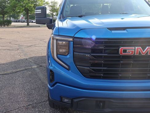 Used 2023 GMC Sierra 1500 Elevation AWD/4WD image 13