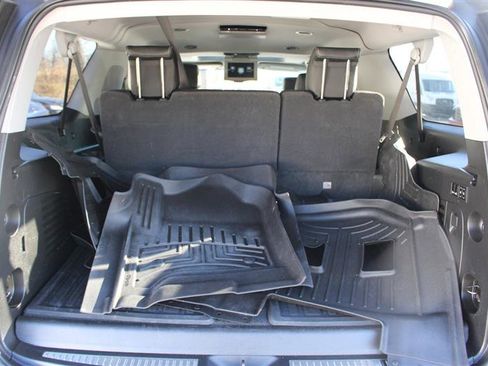 Used 2020 GMC Yukon XL Denali w/ Denali Premium Package image 24