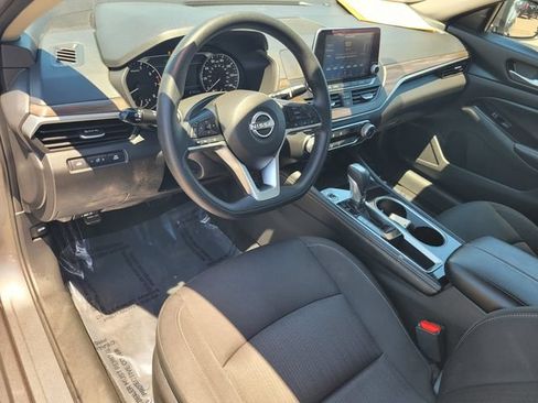 Certified 2023 Nissan Altima 2.5 SV FWD image 12