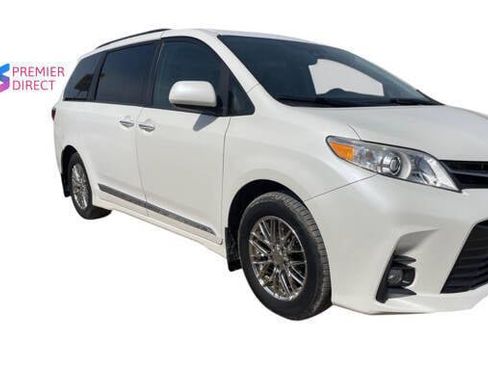 Used 2018 Toyota Sienna XLE Premium w/ Protection Package image 8
