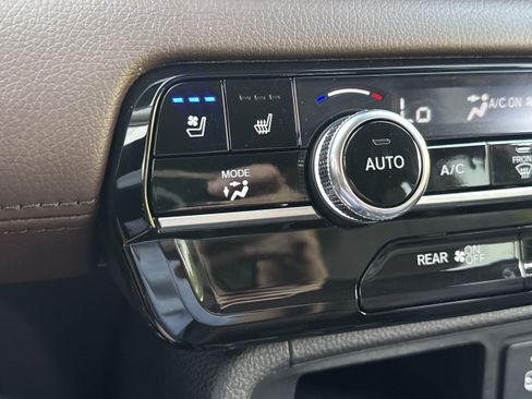Used 2024 Honda Pilot Elite image 26