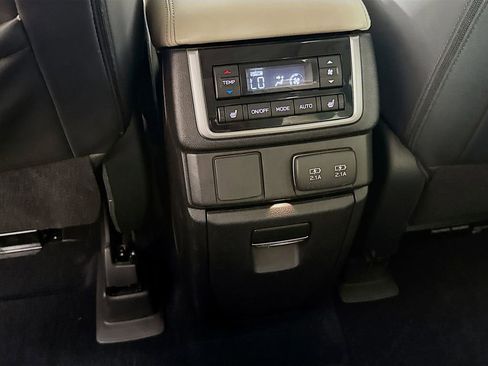 Used 2019 Subaru Ascent Limited w/ Popular Package #2A AWD/4WD image 30