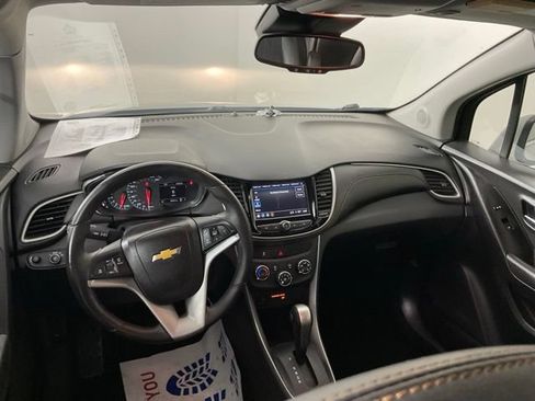 Used 2018 Chevrolet Trax LT w/ LT Convenience Package FWD image 23