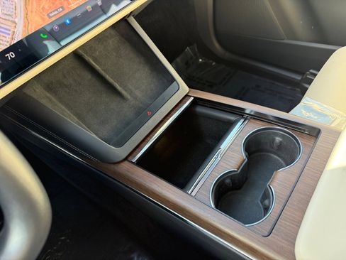 Used 2023 Tesla Model X image 13