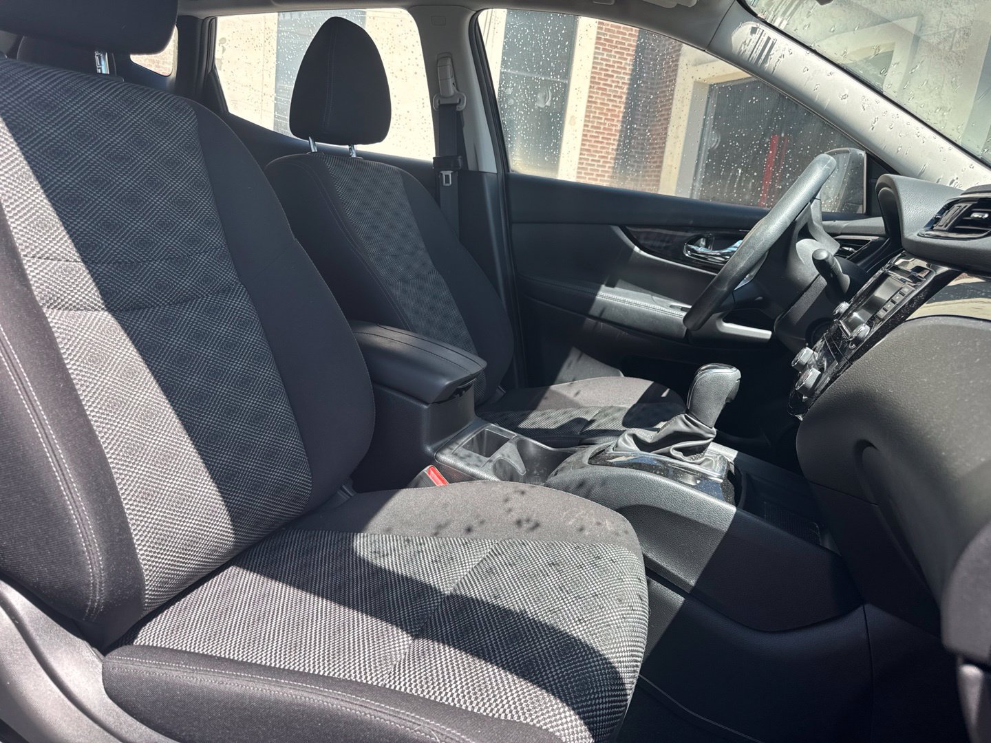 Used 2020 Nissan Rogue Sport SV AWD/4WD image 10