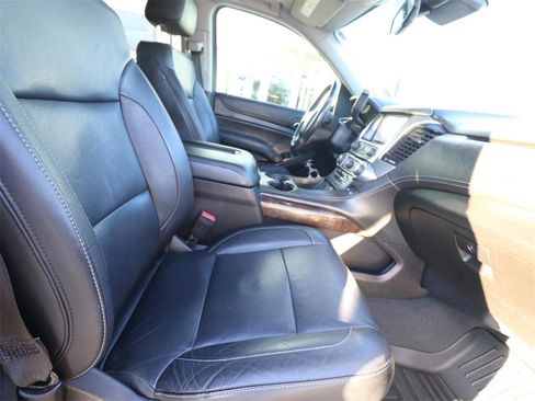 Used 2019 Chevrolet Tahoe LT w/ LT Signature Package image 14