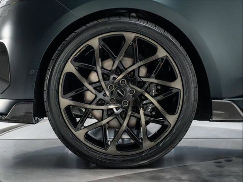 New 2025 Land Rover Range Rover Long Wheelbase Autobiography image 15