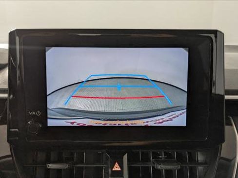 Used 2025 Toyota Corolla LE image 30